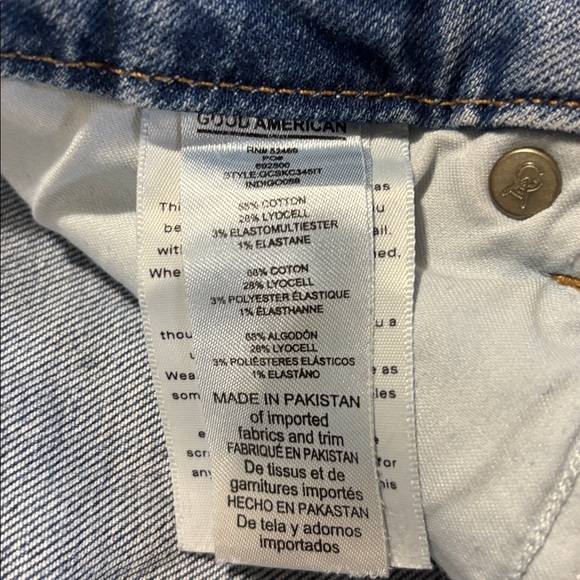 Good American Skinny
Distressed Jeans - Picture 7 of 7